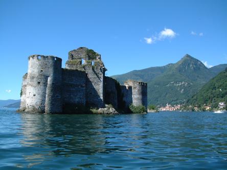 veleggiando ai castelli di cannero