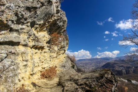 “GASTRO-TREKKING” ALLE GROTTE DI SAN PONZO E AL MONTE VALLASSA